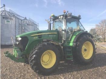 Zemědělský traktor John Deere 7930