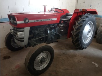 Zemědělský traktor MASSEY FERGUSON 135