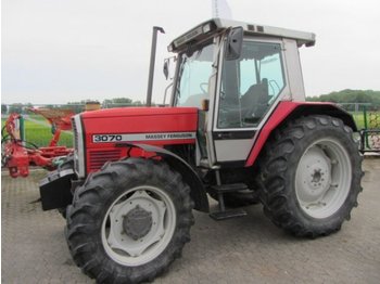 Zemědělský traktor Massey Ferguson 3070