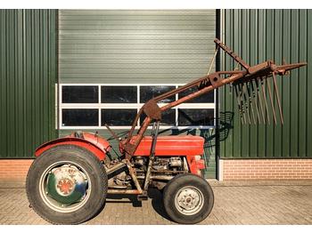 Zemědělský traktor Massey Ferguson MF 135