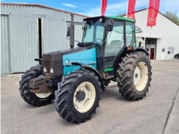 Zemědělský traktor Valmet 665 s