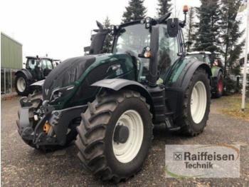 Zemědělský traktor Valtra t 174 direct