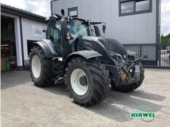 Zemědělský traktor Valtra t 234 versu smart touch