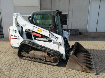 Bobcat T590 - Smykem řízený nakladač pásový: obrázek 1