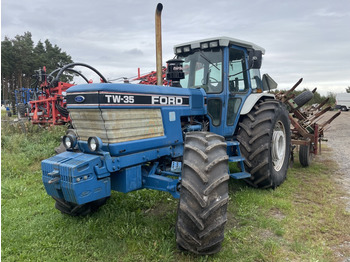 Ford TW35 - Traktor: obrázek 1
