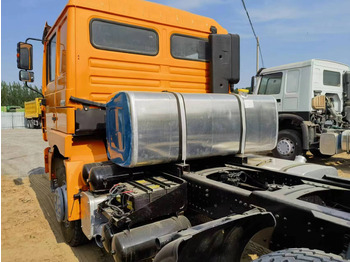 SHACMAN F3000 6x4 drive 10 wheeled tractor unit truck rig HOWO SINOTRUK - Tahač: obrázek 4