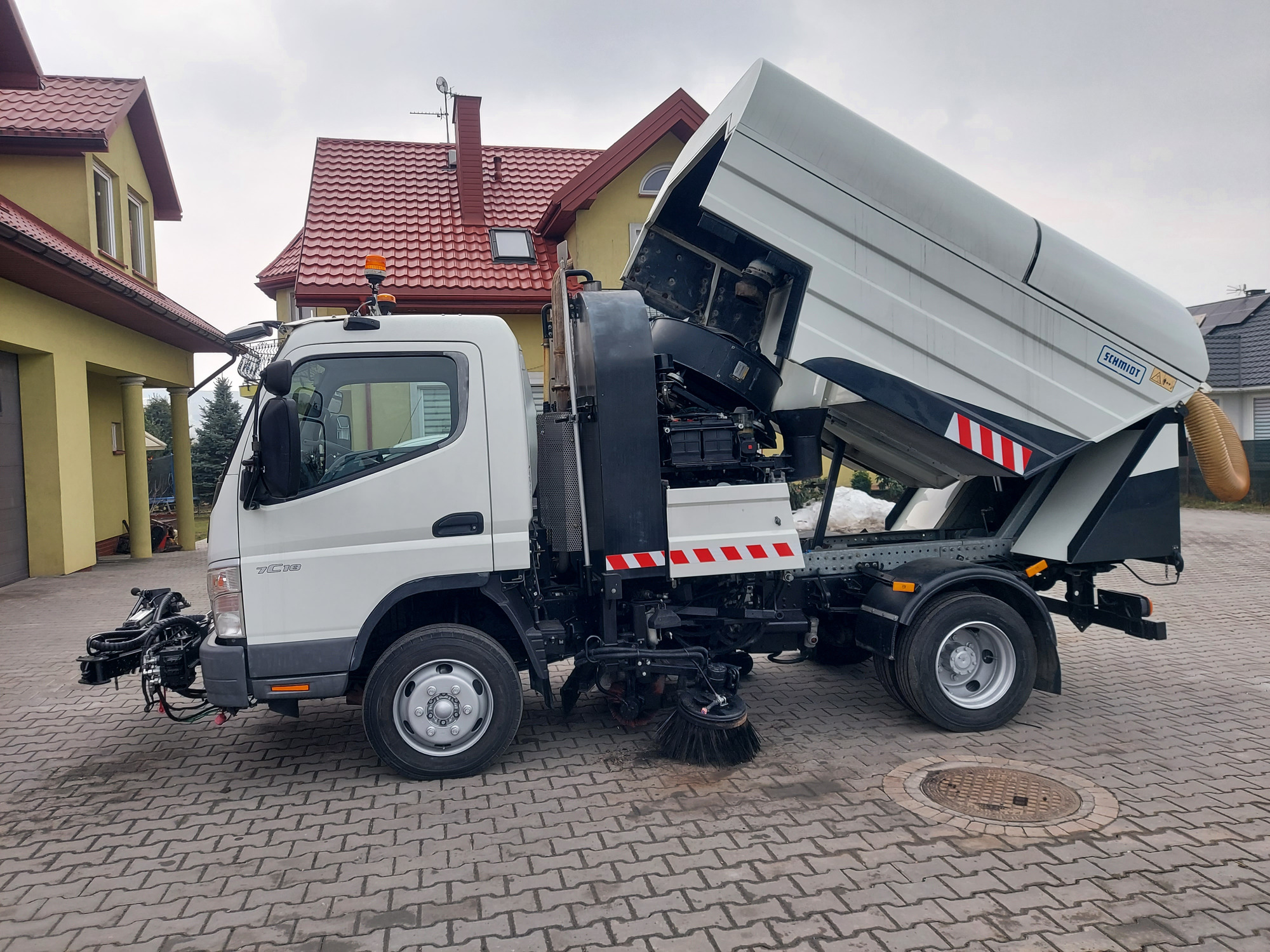 AUTO TECHNIK - Komunální/ Speciální technika NISSAN undefined: obrázek 28