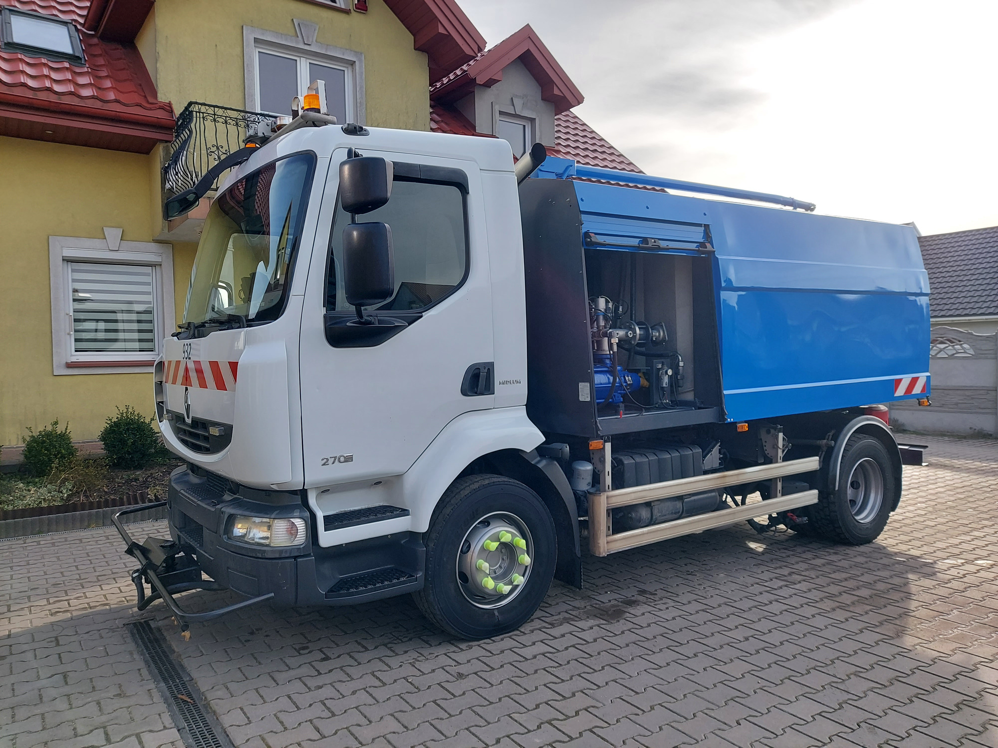 AUTO TECHNIK - Komunální/ Speciální technika NISSAN undefined: obrázek 27