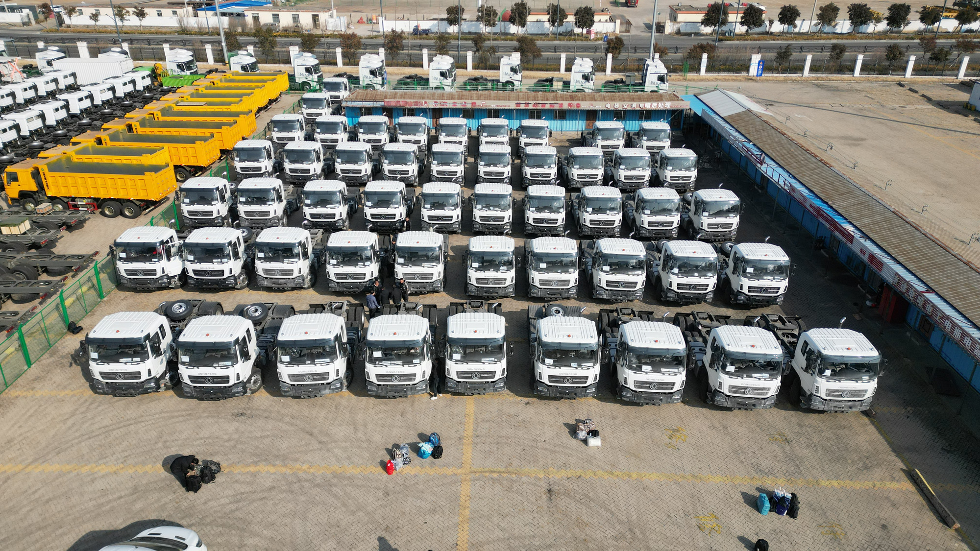 Qingdao Higher Weight Trade Co. LTD - Nákladní auta undefined: obrázek 1