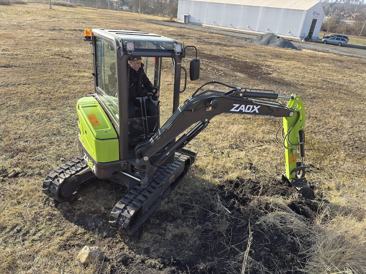 ZAOX CONSTRUCTION MACHINERY A.S. - inzeráty o prodeji undefined: obrázek 4