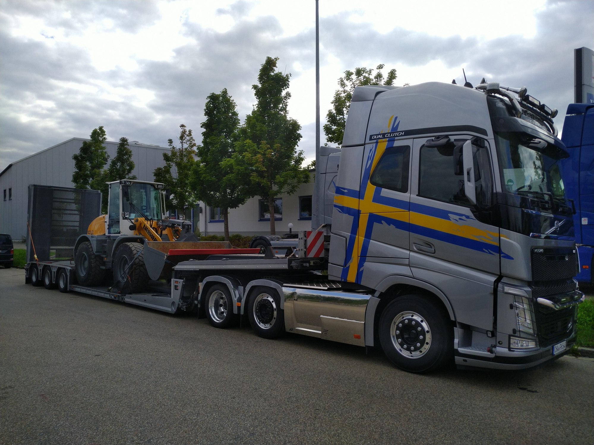 LKW-Service Nuernberger KG - Nákladní auta - možnost zapůjčení, klimatizační zařízení undefined: obrázek 4
