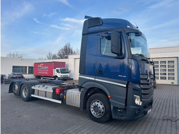 Kontejnérový podvozek/ Výměnná nástavba MERCEDES-BENZ