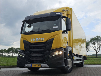 Skříňový nákladní auto IVECO S-WAY