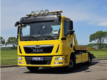 Přepravník automobilů MAN TGL 12.250