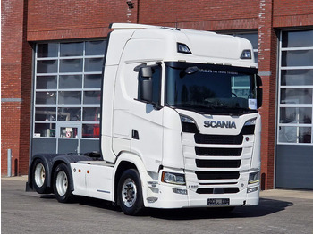 Tahač SCANIA S 580