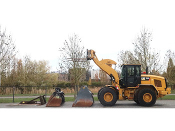 Kolový nakladač CATERPILLAR 938M