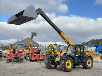 Teleskopický manipulátor CATERPILLAR TH