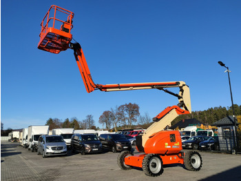 Kloubová plošina JLG 600AJ