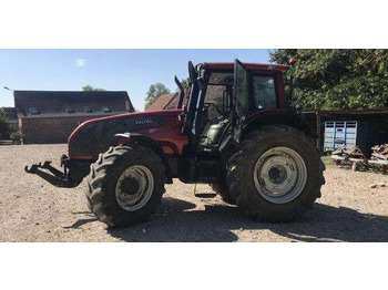 Traktor VALTRA T151