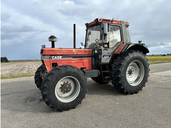 Traktor CASE IH 1455XL