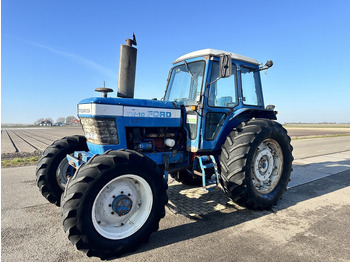 Traktor FORD