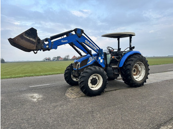 Traktor NEW HOLLAND TD5
