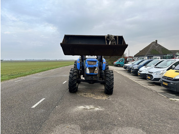 Traktor New Holland TD5.100: obrázek 2