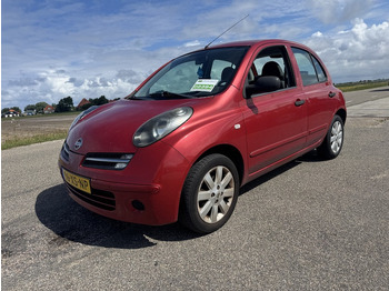 Osobní auto NISSAN