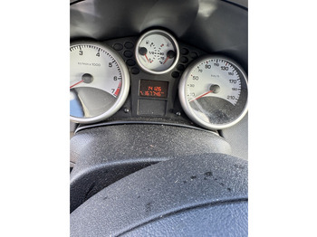 Osobní auto Peugeot 207: obrázek 4 Osobní auto Peugeot 207: obrázek 4