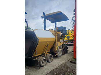 Finišér CATERPILLAR AP300D