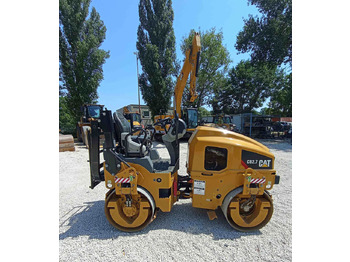 Válec Caterpillar CB2.7: obrázek 4