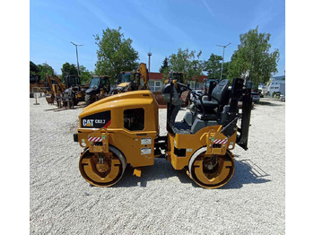 Válec Caterpillar CB2.7: obrázek 3
