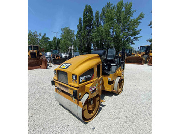 Válec Caterpillar CB2.7: obrázek 2