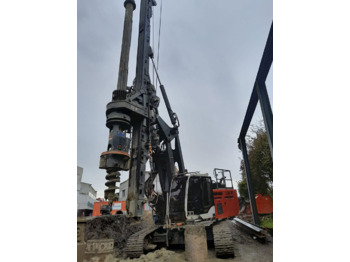 Samojízdné beranidlo LIEBHERR