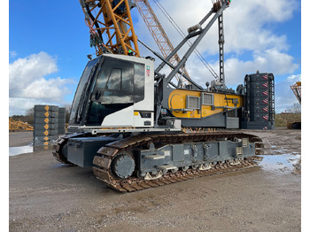 Pásový jeřáb LIEBHERR