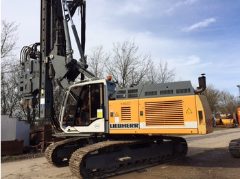 Samojízdné beranidlo LIEBHERR LRB 125