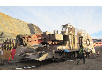 Důlní stroj SANDVIK