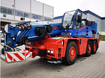 Autojeřáb DEMAG