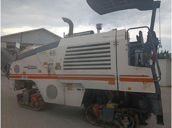 Silniční fréza WIRTGEN W100F
