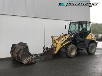 Kolový nakladač KOMATSU WA80