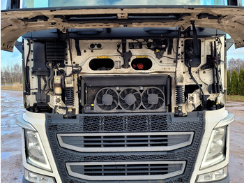 Tahač Volvo FH460 + refrigerated semi-trailer: obrázek 5