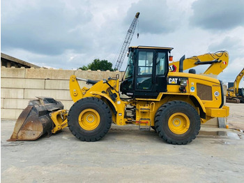 Kolový nakladač CATERPILLAR 926M