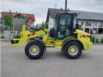 Kolový nakladač CATERPILLAR 908H