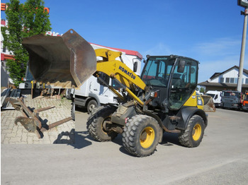Kolový nakladač KOMATSU WA80