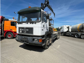 Hákový nosič kontejnerů MAN F2000