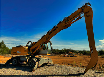 Stavební technika LIEBHERR A 924