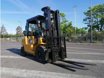 Plynový vysokozdvižný vozík CATERPILLAR GP
