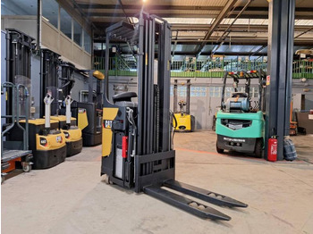 Stohovací vozík CATERPILLAR