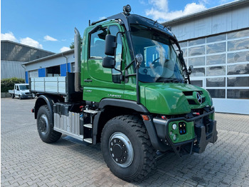 Sklápěč UNIMOG