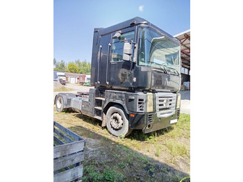 Tahač RENAULT Magnum 440